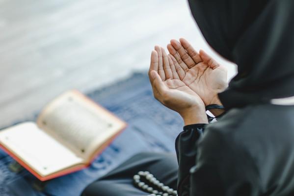 Postpartum and Purity Rulings: When Can a Woman Pray After Giving Birth?