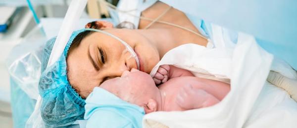 الولادة القيصرية ضرورة طبية وأبعاد متعددة