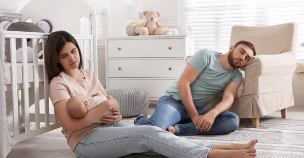 قلة النوم لدى الأمهات الجدد: الأسباب والنصائح العلمية للتعامل معها