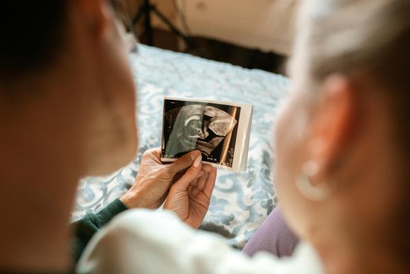 First Trimester of Pregnancy: Your Complete Guide to Changes, Symptoms, and Fetal Development